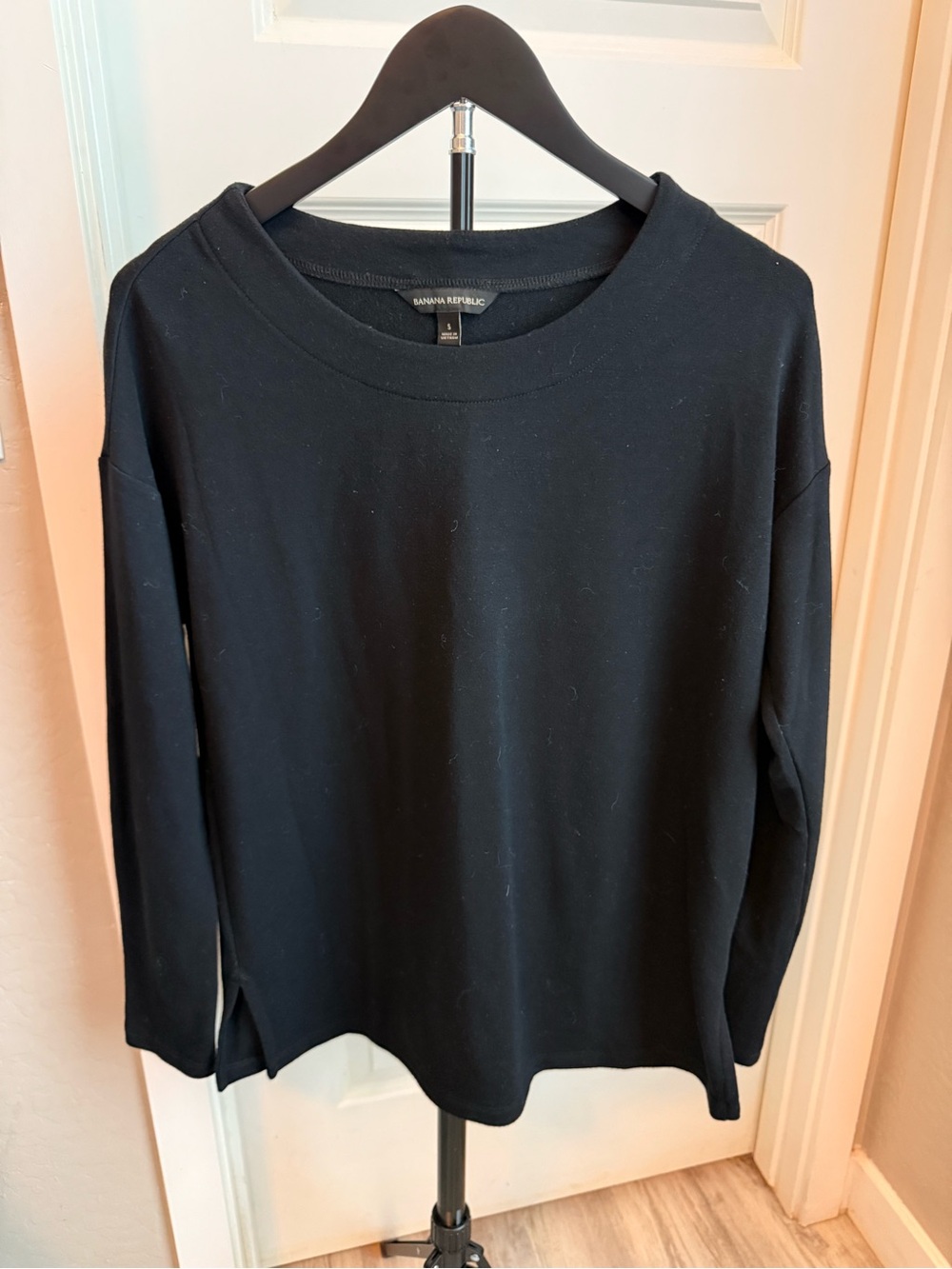 Banana Republic Black Long Sleeve Crewneck Pullover